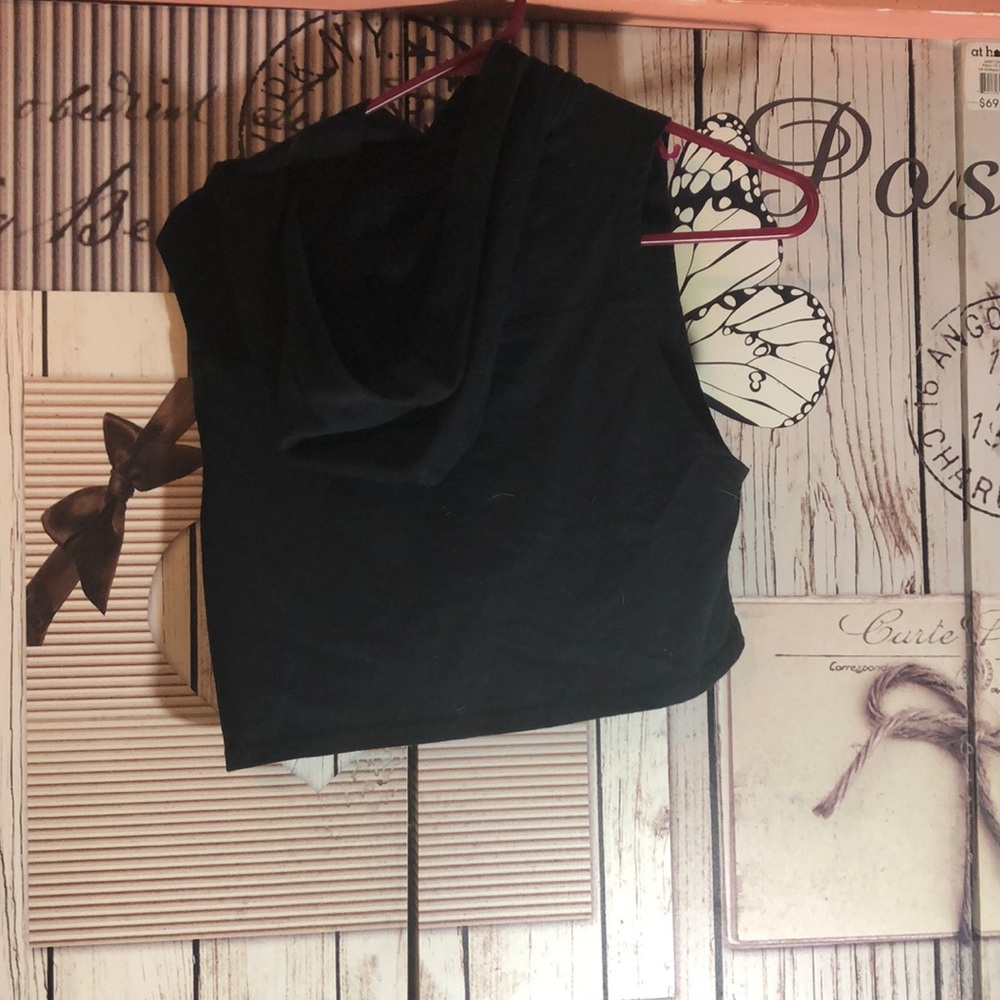 Cropped Hooded Tank - Picture 2 of 3